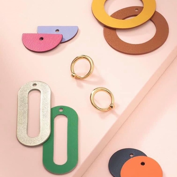 Stella & Dot Green and Gold Drop Earrings - Picture 3 of 3